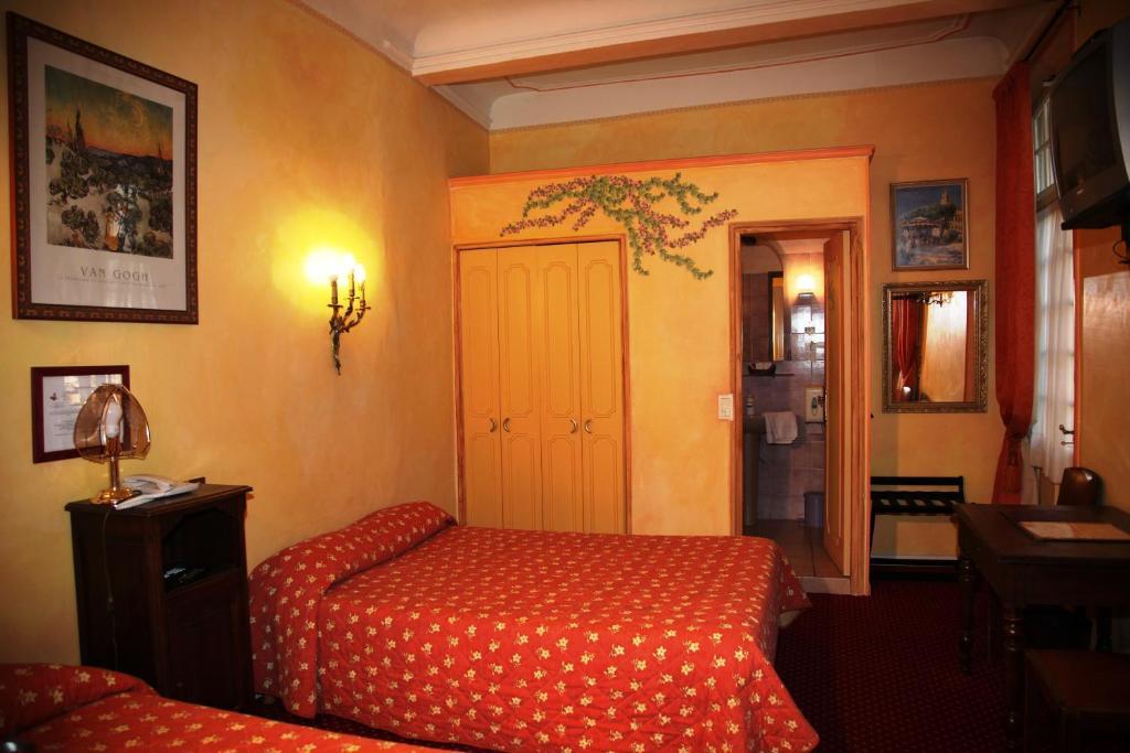 Hotel Du Fiacre 카르팡트라 객실 사진