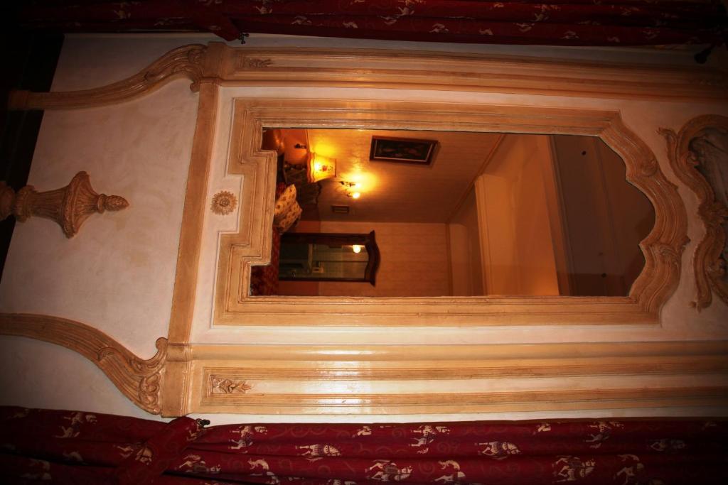 Hotel Du Fiacre 카르팡트라 객실 사진