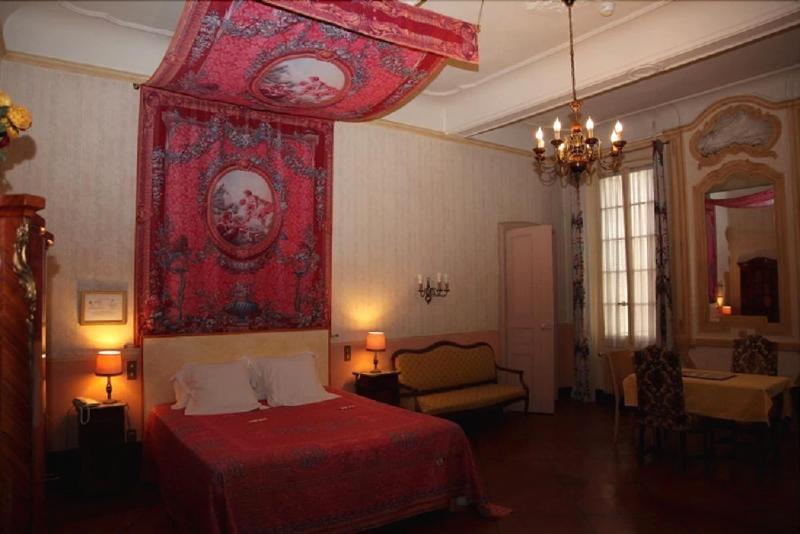 Hotel Du Fiacre 카르팡트라 외부 사진