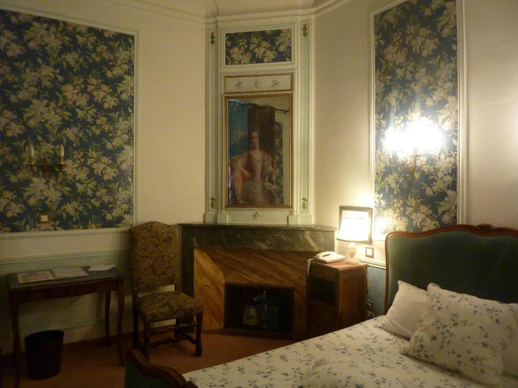 Hotel Du Fiacre 카르팡트라 객실 사진