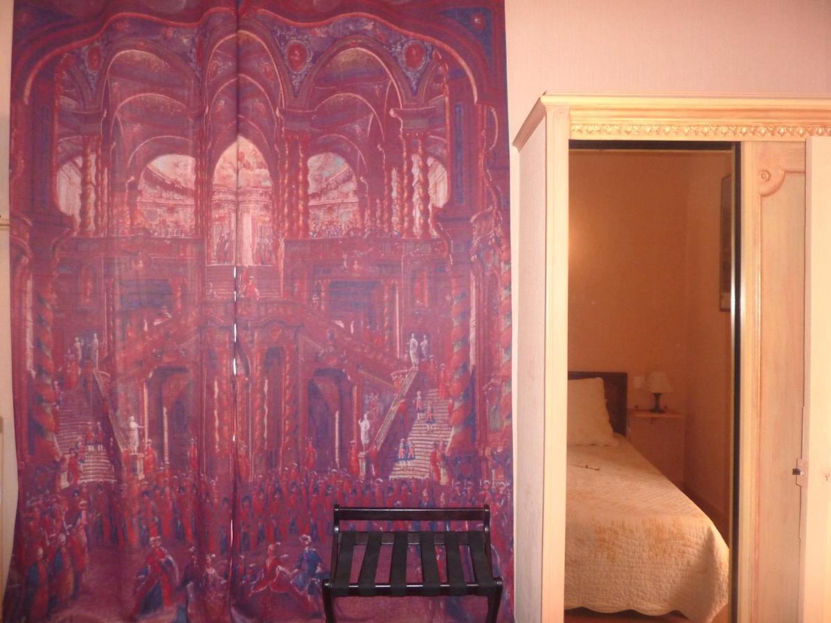 Hotel Du Fiacre 카르팡트라 객실 사진