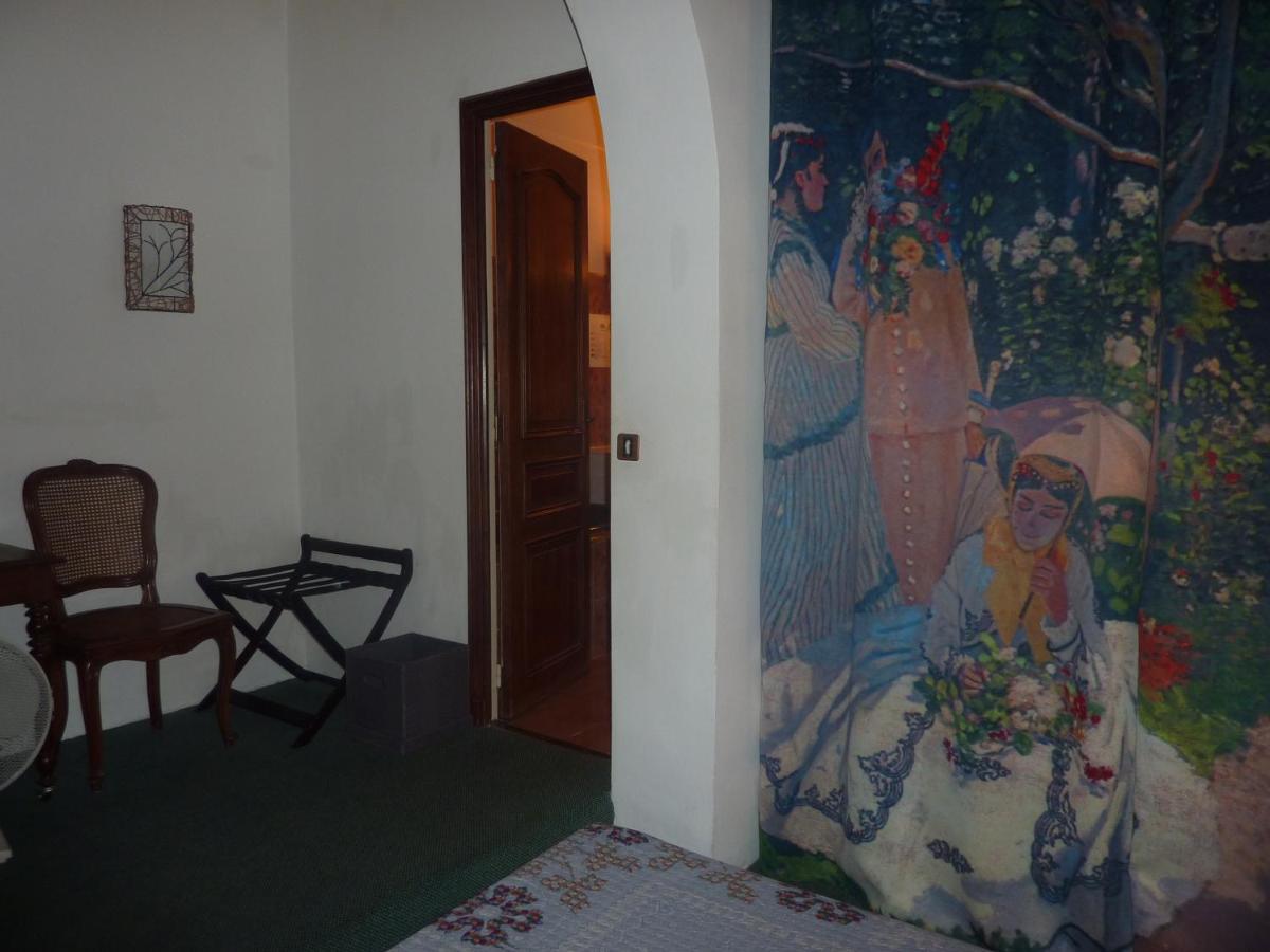 Hotel Du Fiacre 카르팡트라 객실 사진